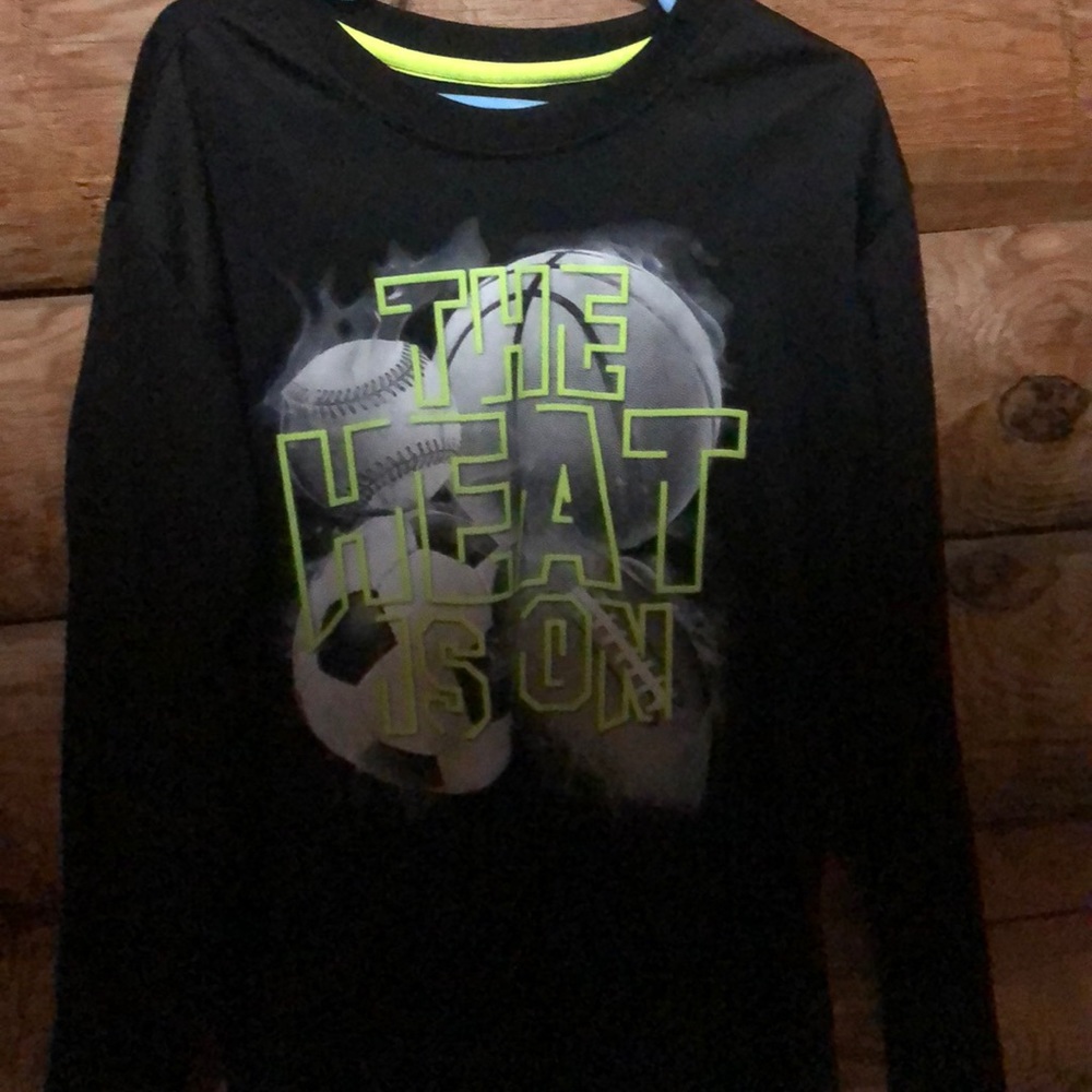 Black athletic wear long sleeve shirt